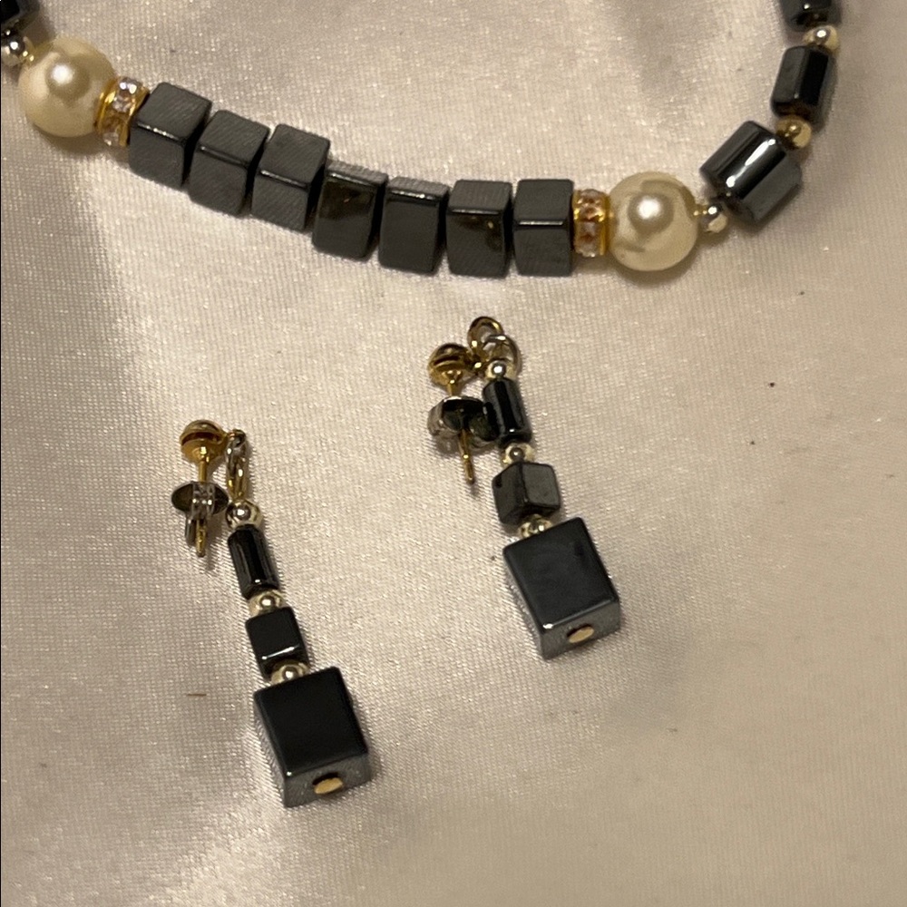 Elegant Hematite Black and Gold Jewelry Set